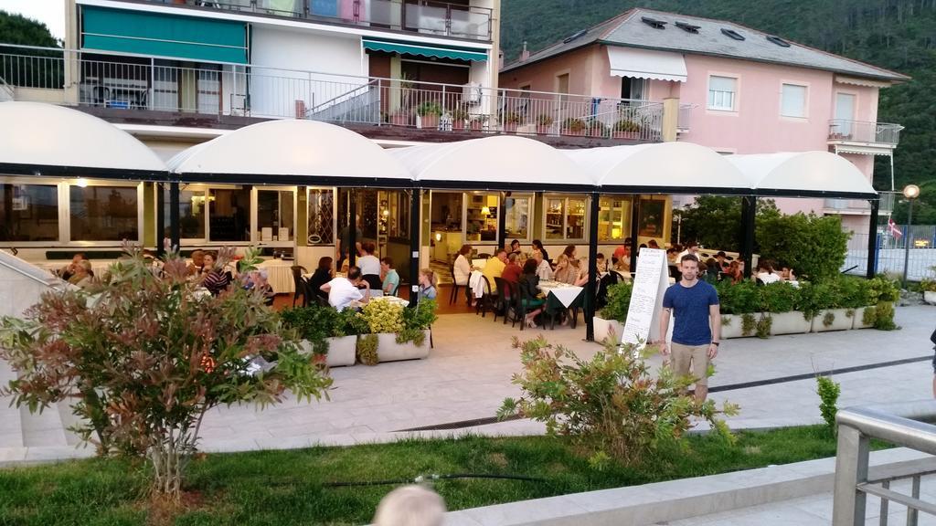 La Lampara Hotel Deiva Marina